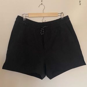 Old Navy / Women’s Stretch Tech Shorts 4” / Large / Black / Never Worn